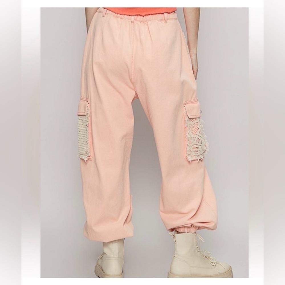 NWOT POL Peach Crochet Distressed Jogger Jeans - Picture 2 of 2
